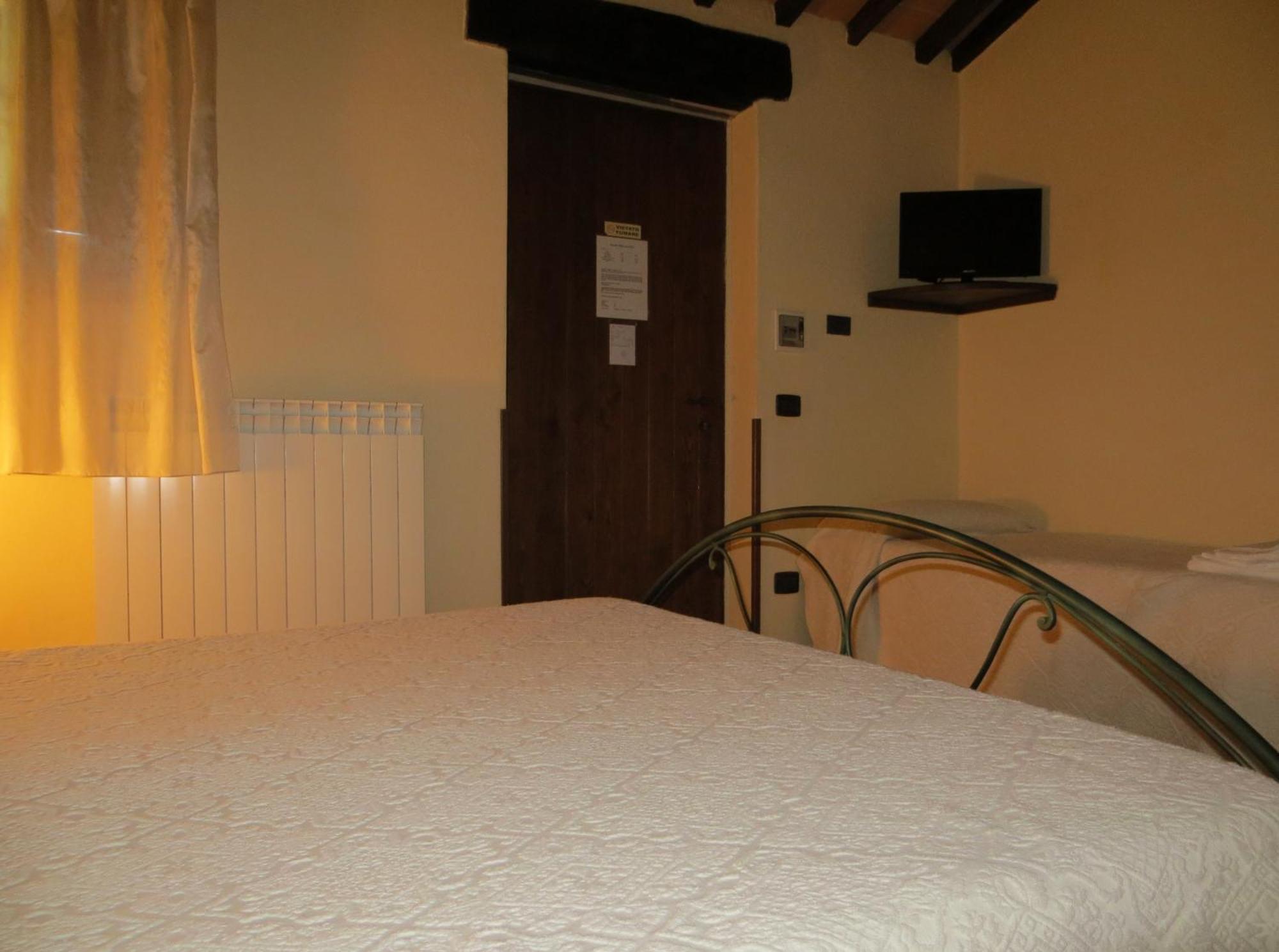 Agriturismo Casale Delle Lucrezie Todi Eksteriør billede