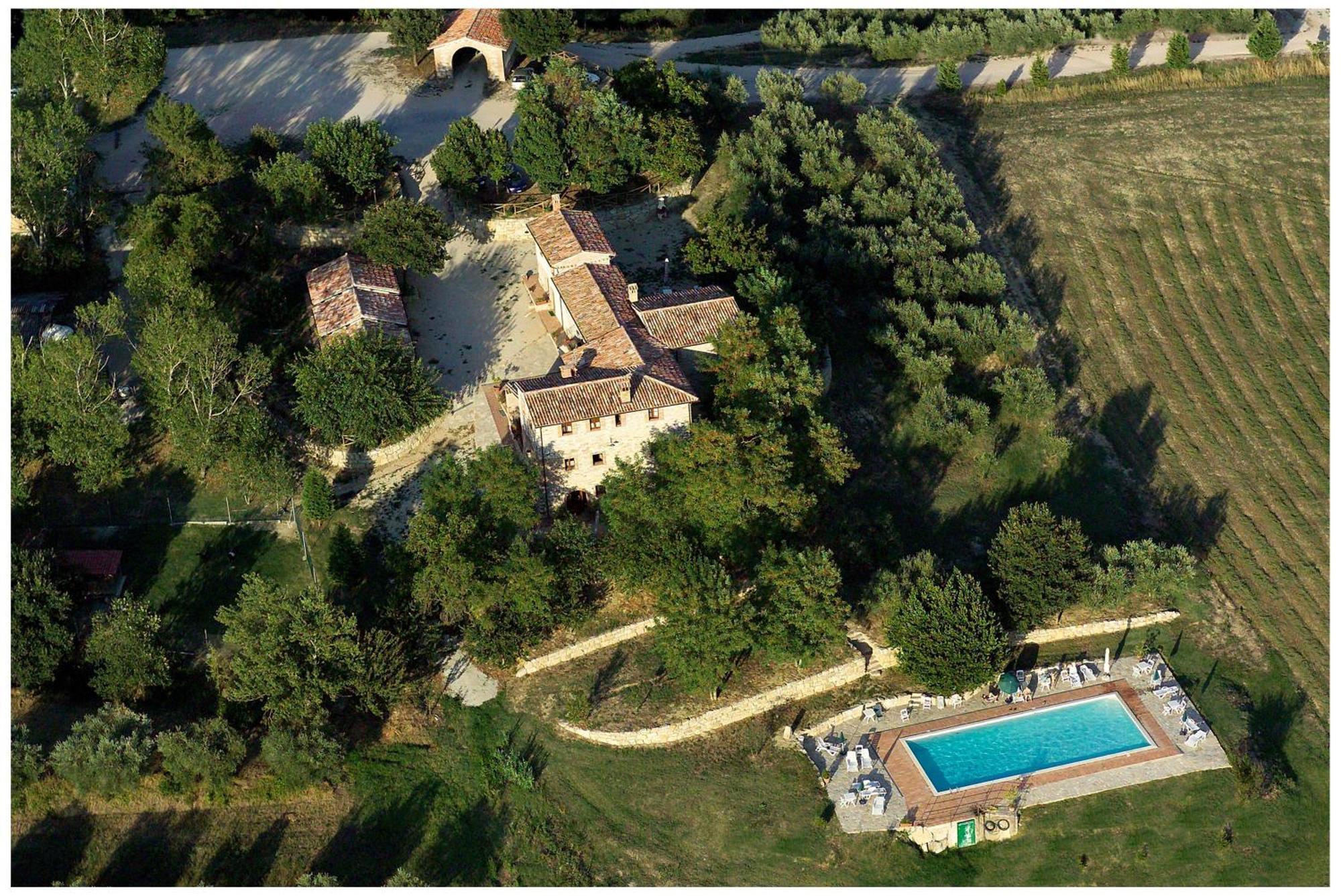 Agriturismo Casale Delle Lucrezie Todi Eksteriør billede